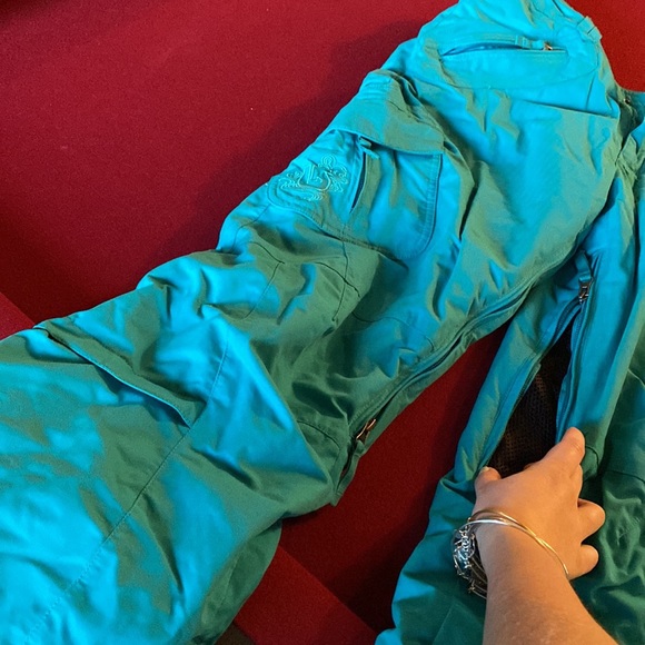 Burton Boarding Skiing Snow Pants (w zipper to jacket attachment and boot hook) - Picture 2 of 9